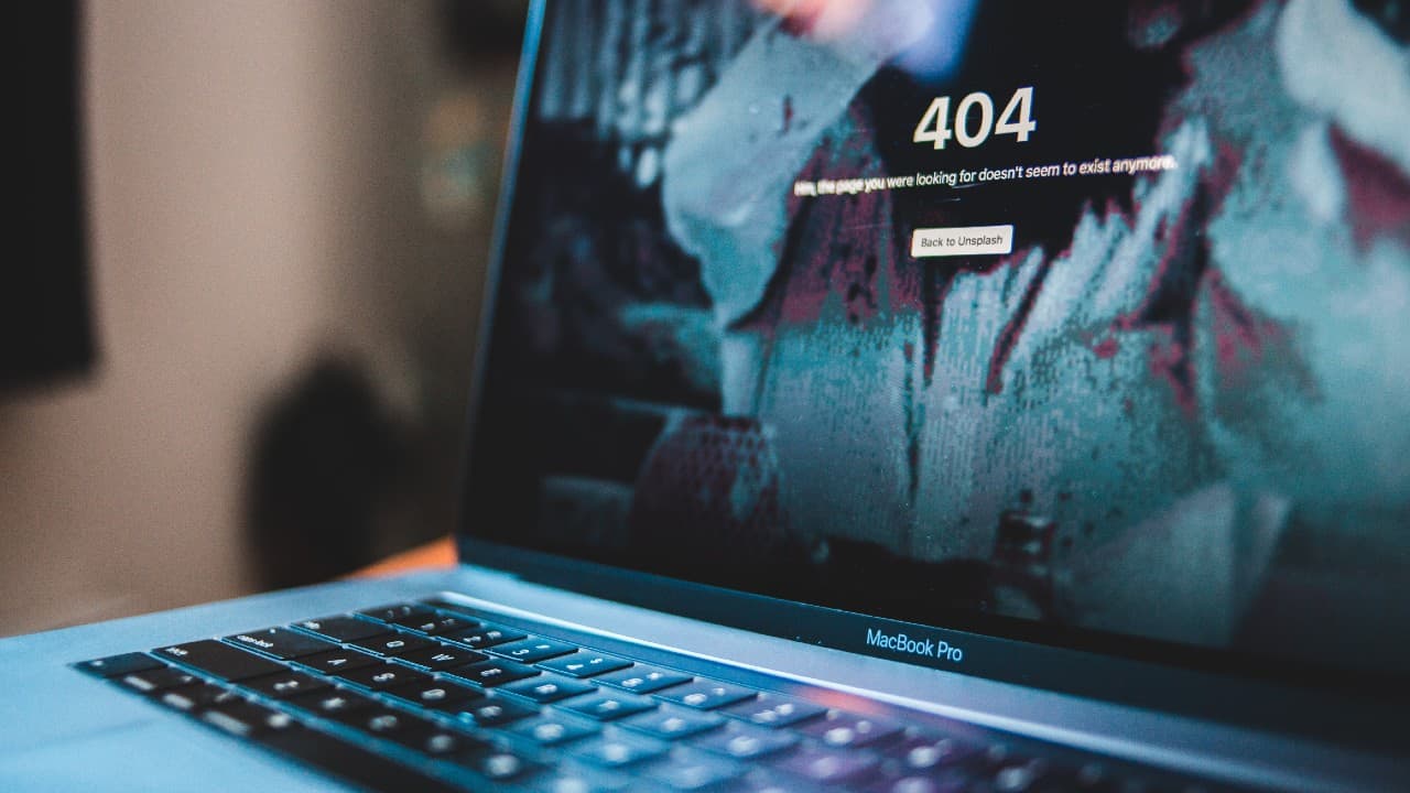 Laptop displays a 404 error